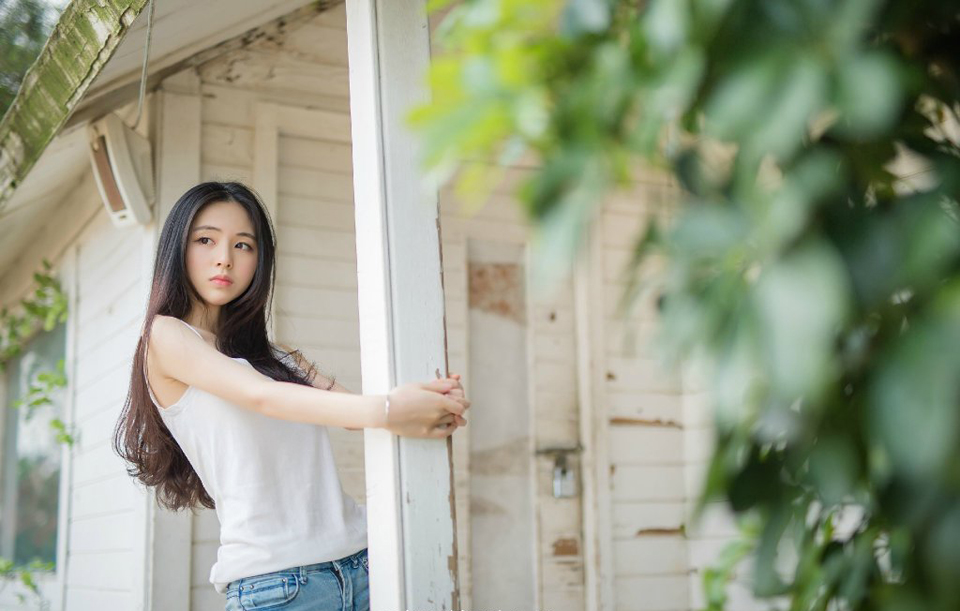 “差不多了。”孟达微笑着点点头，这两个人是法正带来交给他的，别的本事没有，但却有一口好口技，只要听过对方说话，便能将对方的声音模仿的八九不离十，之前的一切，自然是孟达刻意安排的，刘璋就算再昏庸，也不可能在这种时候做这种事情，而且天府之国，美女不少，以刘璋的地位，什么样的美女找不到，刘璋也没有什么特殊癖好，怎会跑去找将士的家属？